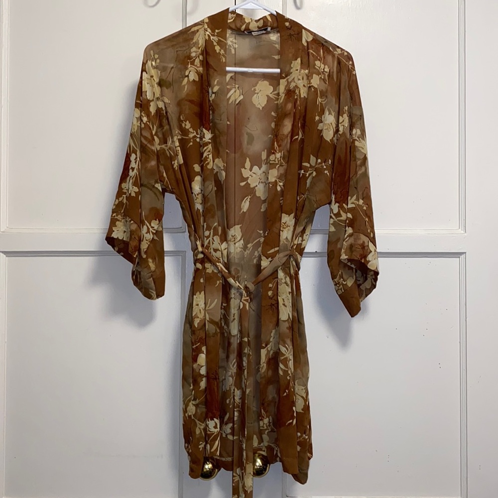 Private Luxuries Small Tan Floral Print Kimono Robe